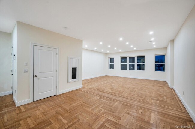 Building Photo - 41-06 25th Ave