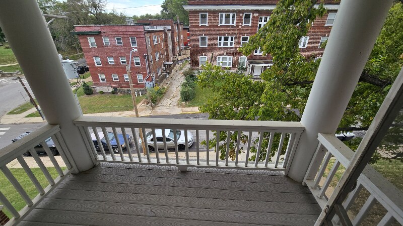 Building Photo - 1600 W 37th St