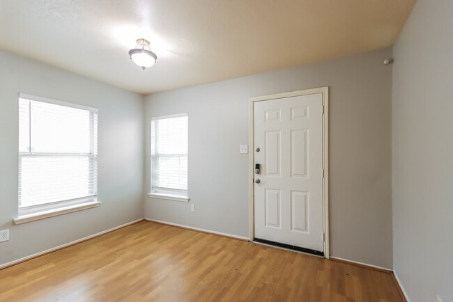 Building Photo - 12123 Carriage Oak Cir