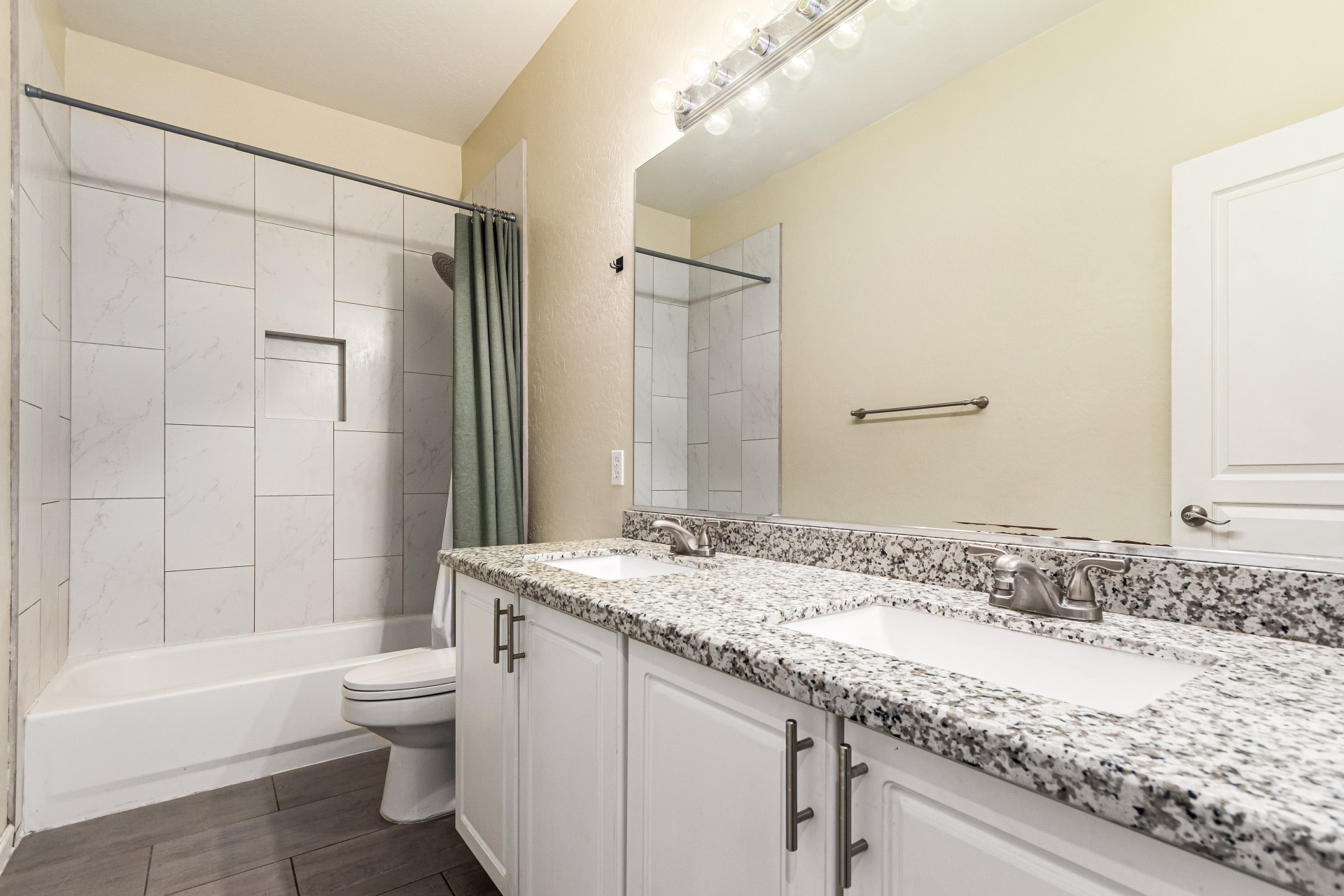 Building Photo - 6804 W Lone Cactus Dr