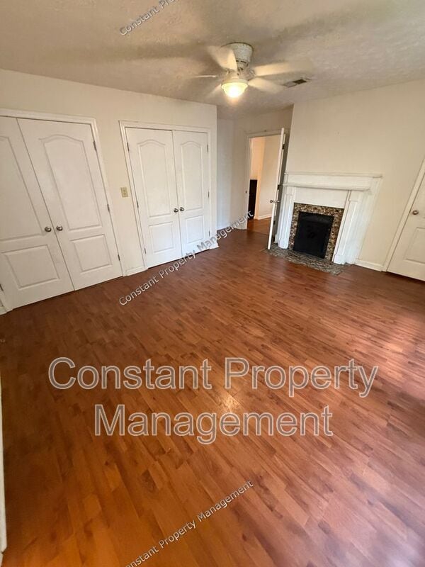 Building Photo - 1166 Bond St