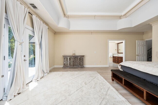 Building Photo - 14215 Killarney Dr