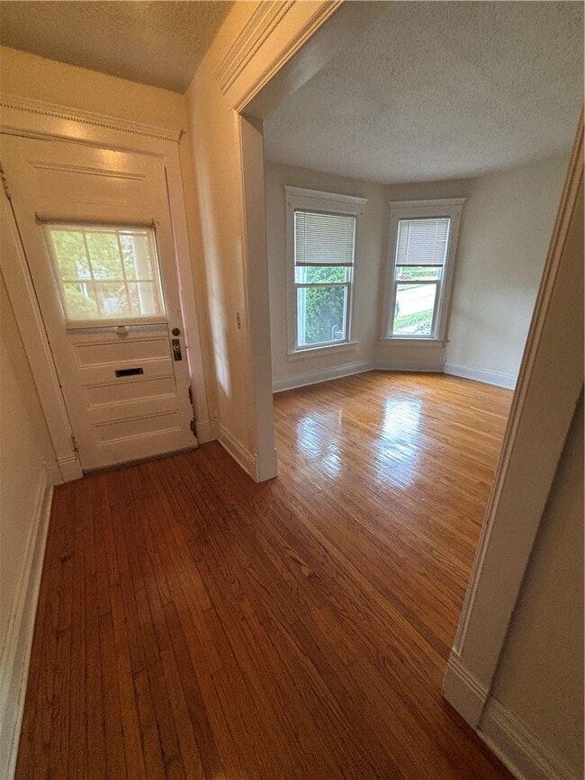 Building Photo - 185 Wall St