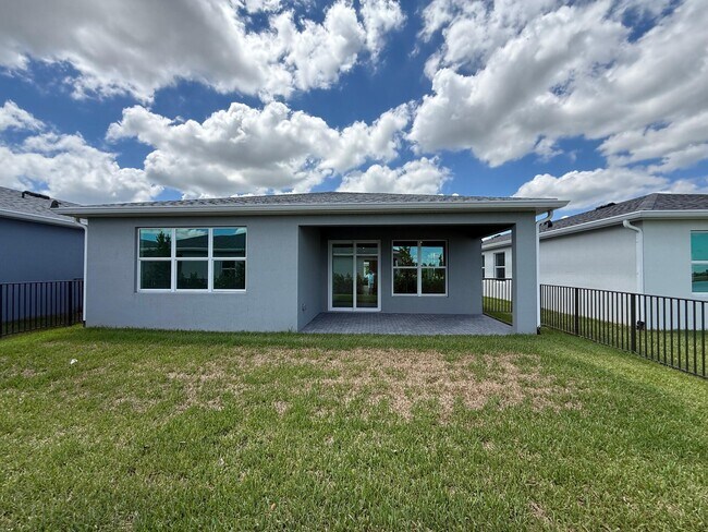 Building Photo - 9555 SW Indra Wy