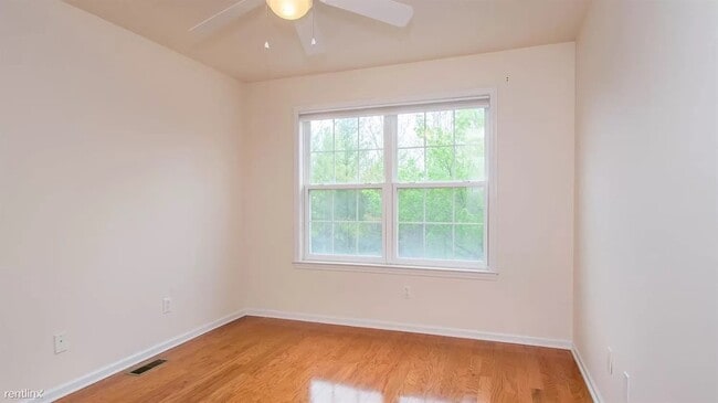 Building Photo - 2906 Barclay Way