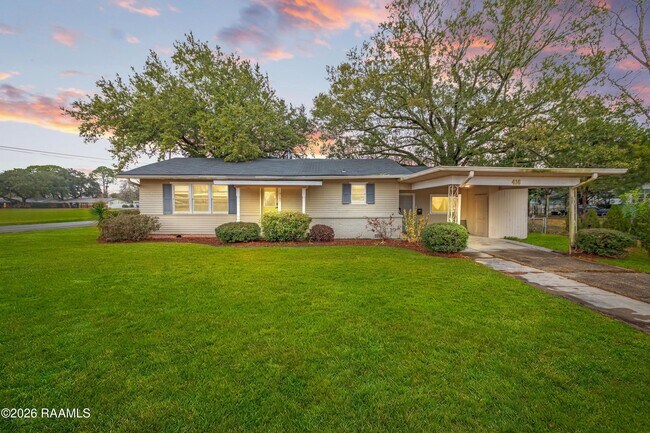 Building Photo - 416 W St Paul St