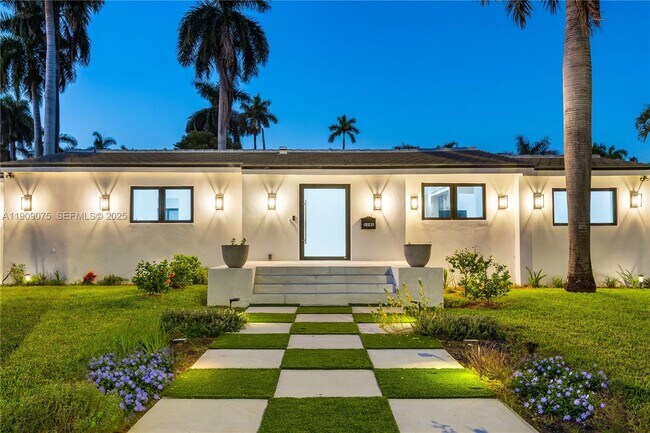 Building Photo - 1141 Hollywood Blvd