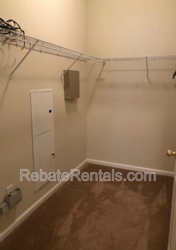 Building Photo - 7032 Deer Lodge Cir