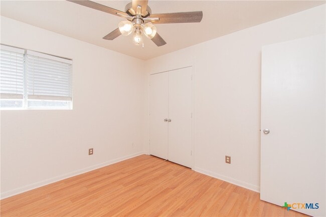 Building Photo - 2907 Lantana Dr