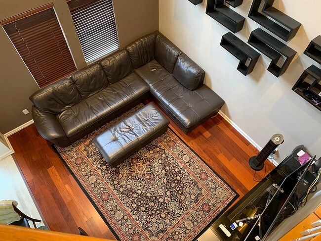 Building Photo - 304 Harvest Ln