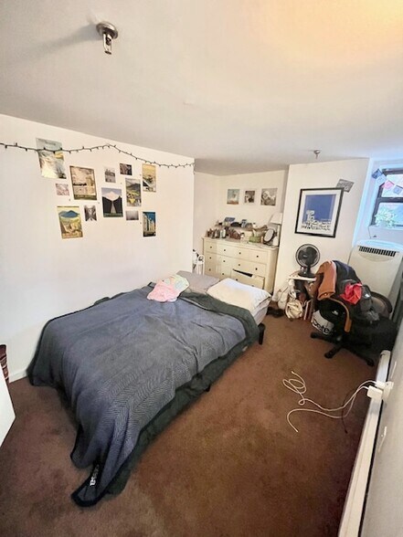 Building Photo - 168 Northampton St