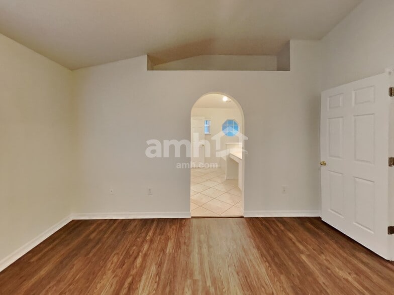 Building Photo - 337 Grand Royal Cir