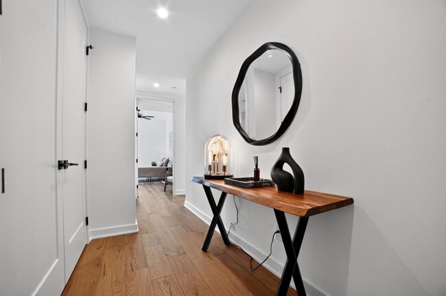 Building Photo - 84 East Ave