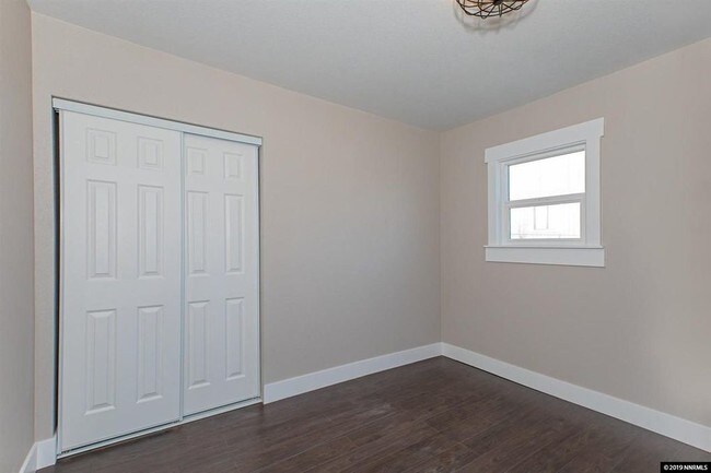 Building Photo - 1205 Valley Rd