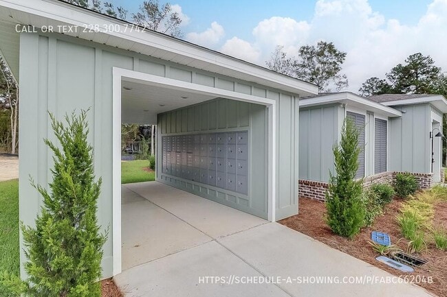 Building Photo - 12277 Sinclair Dr