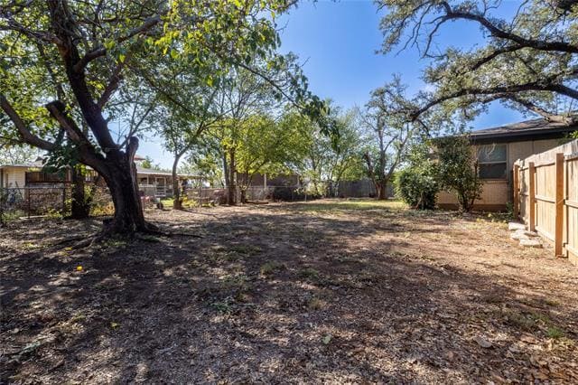 Building Photo - 611 Crestview Dr