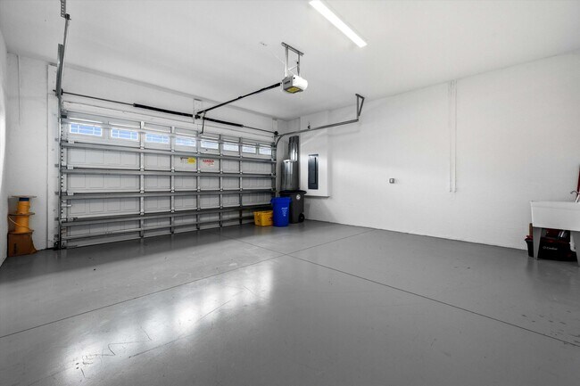 Building Photo - 14971 RedCove Pl