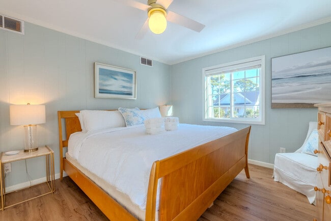 Building Photo - 7 Periwinkle Ln