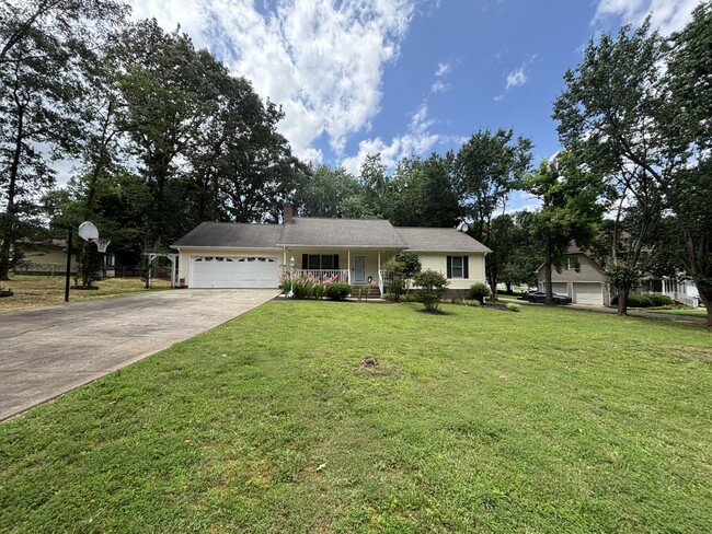 Primary Photo - 1631 Warwick Ct