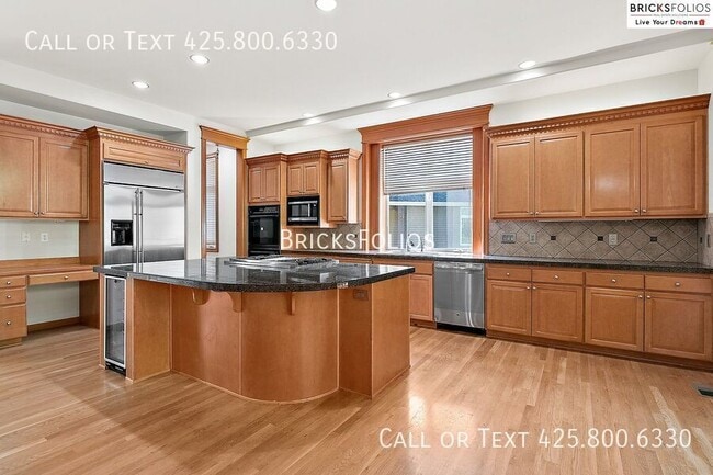 Building Photo - 2830 206th Terrace NE