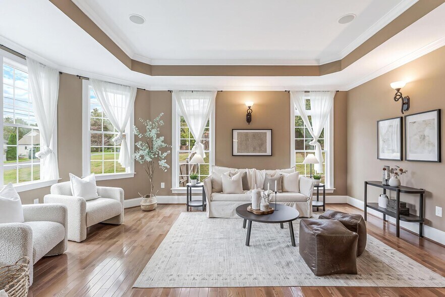 Building Photo - 829 Golden Arrow St