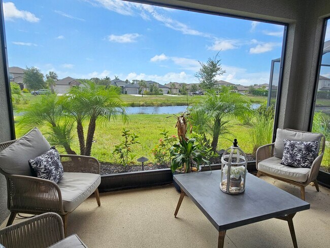 Building Photo - Annual Furnished or Seasonal Short-Term 4 Bedroom 2.5 Bathroom Home in Palmero!