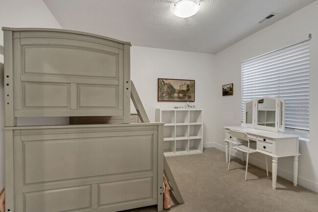 Building Photo - Modern Home in Heber – Available Now!