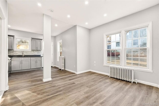 Building Photo - 21 Elysian Ave