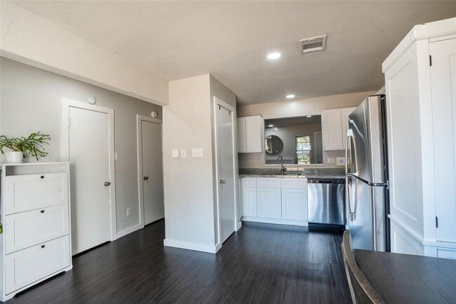 Building Photo - 1815 River Crossing Cir