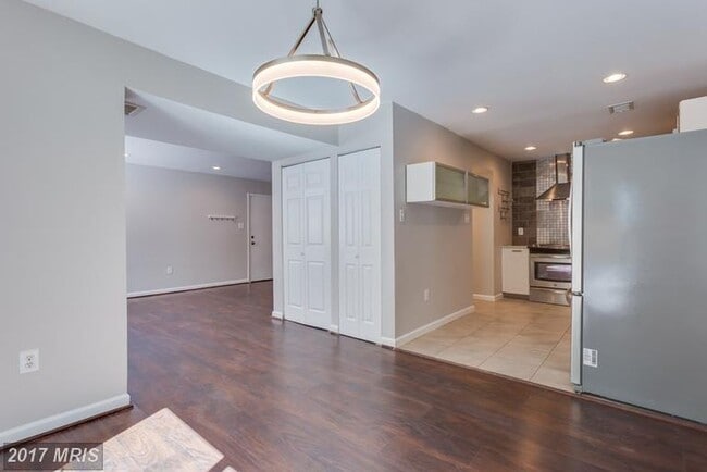 Building Photo - 5735 Nordeen Oak Ct