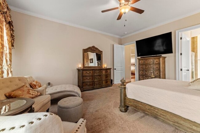 Building Photo - Luxury Living in The Oaks at Cotswold – 5BR Executive Home with Exceptional Amenities