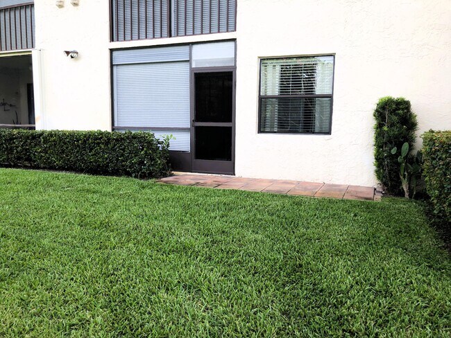 Building Photo - 4570 Lucerne Lakes Blvd E