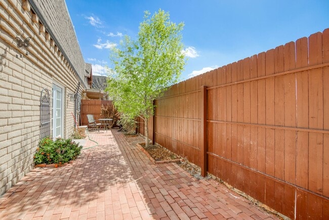 Building Photo - (Completely Furnished) Beautiful 1 bed/1 bath Apartment. With Pool  in the premises.