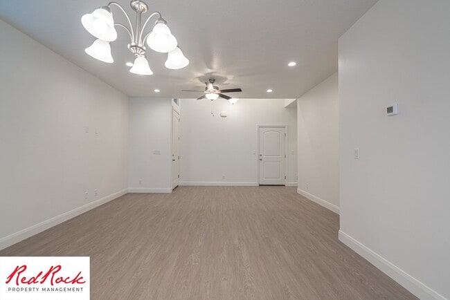 Building Photo - St. George 3 Bedroom Single-Level Home–$30...