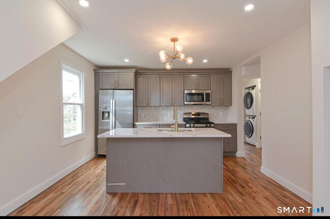 Building Photo - 453 Central Ave