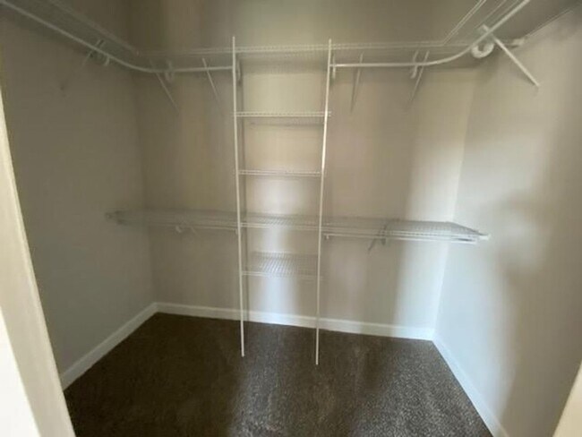 Building Photo - 3-Bedroom Brick Home with Modern Finishes & Large Yard!