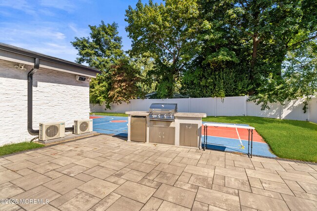 Building Photo - 512 Deal Rd