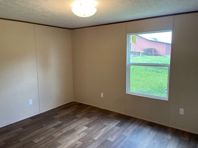 Building Photo - NEW 3 BED, 2 BATH MOBILE HOME IN DENTON AREA!