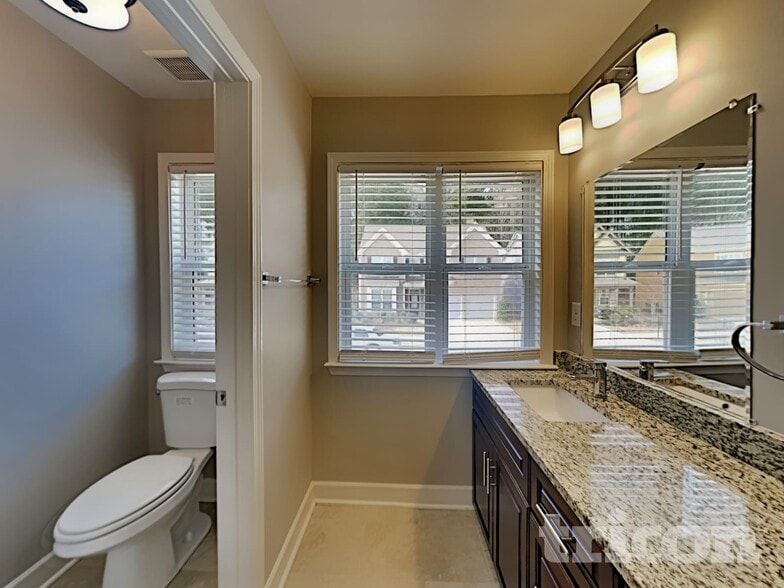 Building Photo - 420 Best Friends Turn Alley