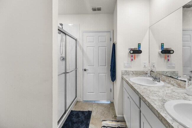 Building Photo - 11044 SW Vasari Way
