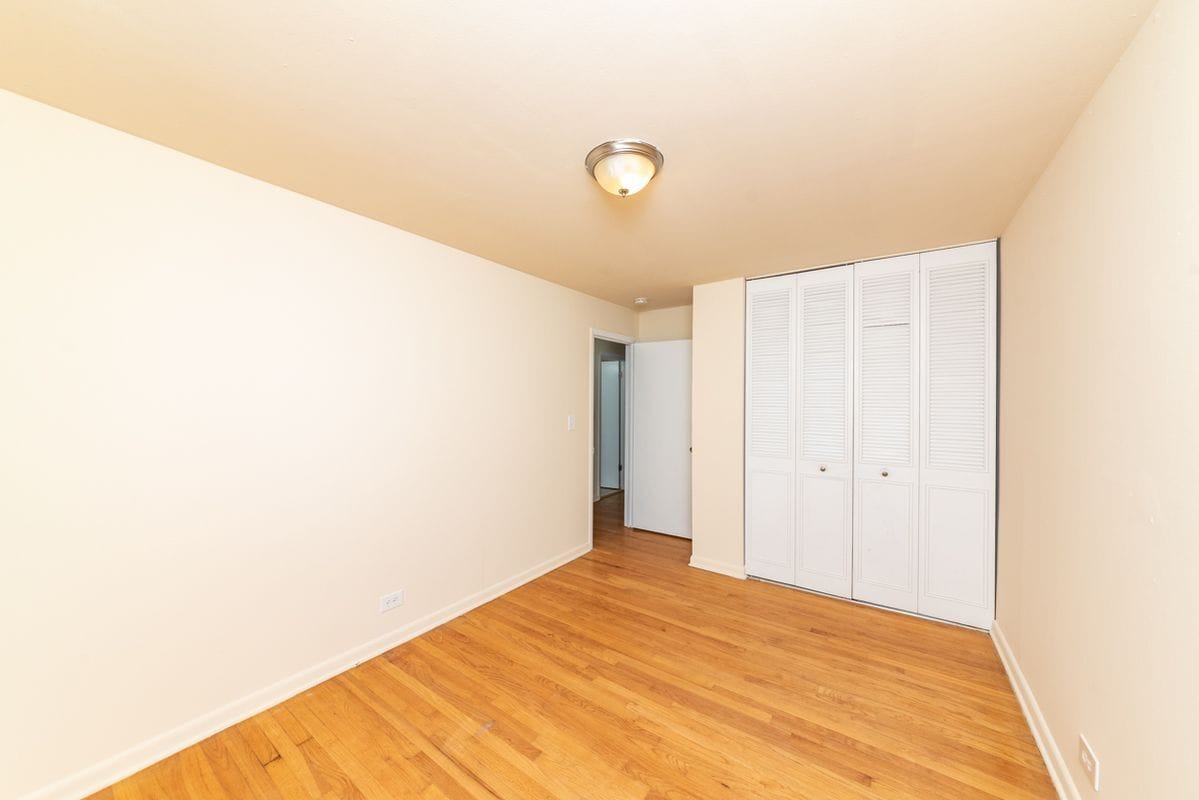 Building Photo - 820 N Milwaukee Ave