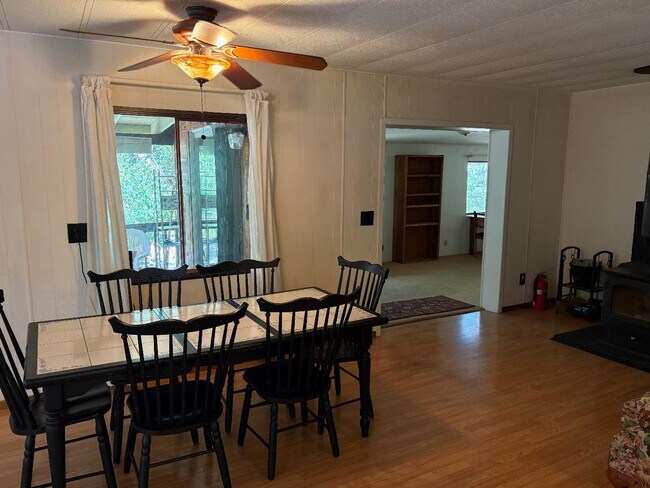 Building Photo - 5631 Canyon Creek Rd