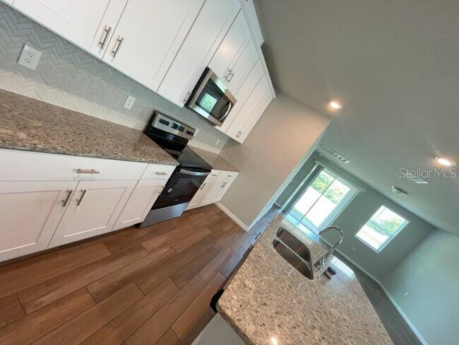 Building Photo - 5273 Sanders Oak Trl