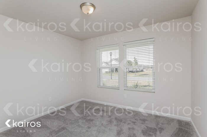 Building Photo - 832 Whispering Creek Ave