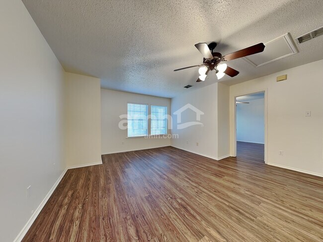 Building Photo - 1699 Wildrose Dr