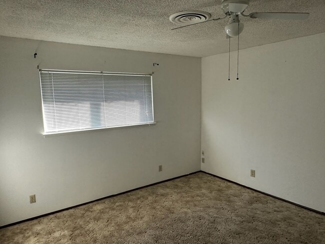 Building Photo - 1434 W Monte Vista Ave