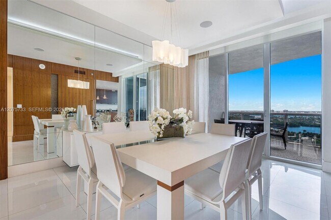Building Photo - 16001 Collins Ave