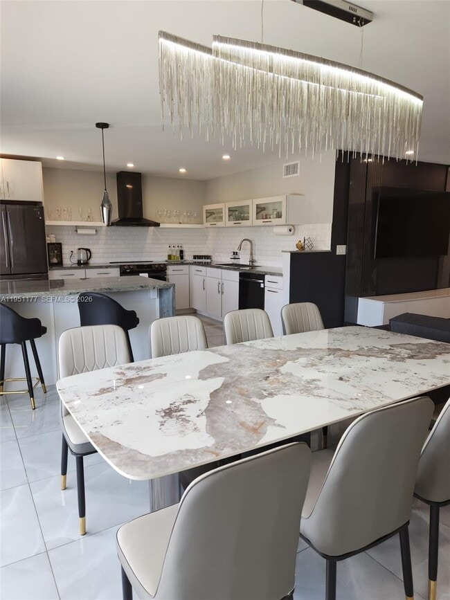 Building Photo - 1075 92nd St