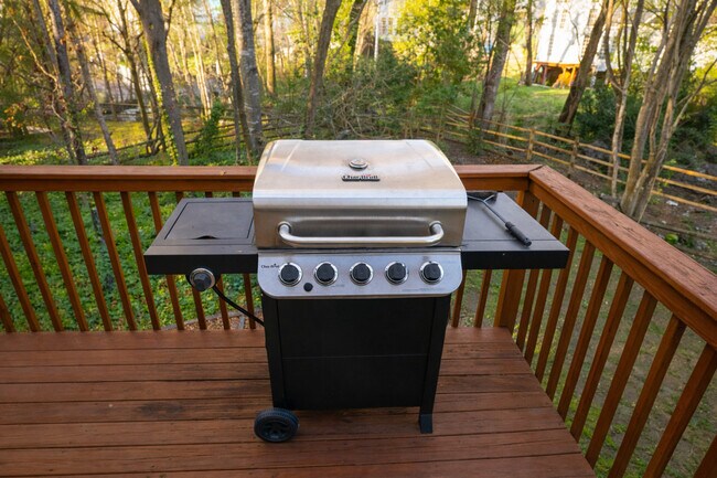 Building Photo - 10315 Rougemont Ln