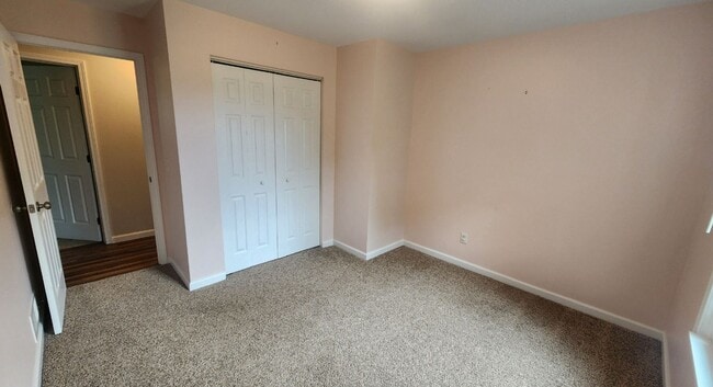 Building Photo - Washington - 3 Bedroom 1 Bathroom - Update...